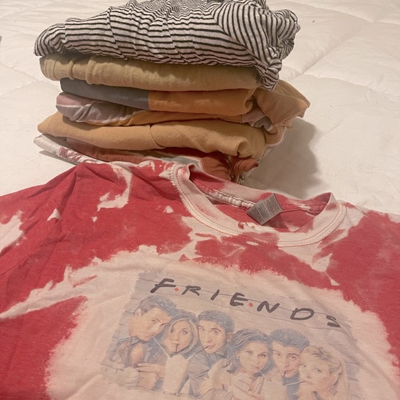 multiple t-shirts size M - Picture 1 of 2